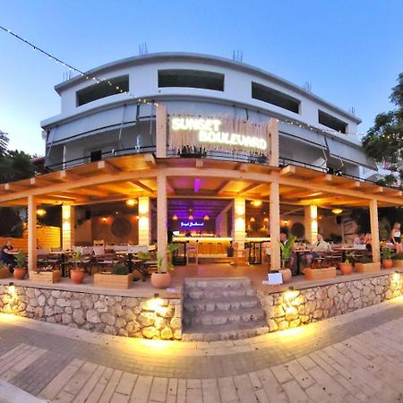 Sunset Boulevard Hotel เคพาโร ภายนอก รูปภาพ