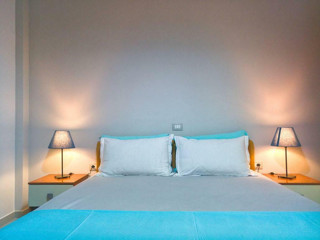 Sunset Boulevard Hotel เคพาโร ภายนอก รูปภาพ